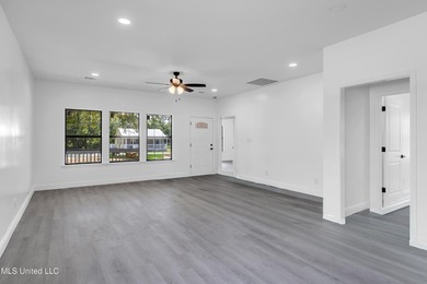New Construction in Pascagoula!! Experience coastal living just - photo 7
