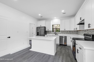 New Construction in Pascagoula!! Experience coastal living just - photo 8