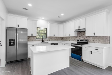 New Construction in Pascagoula!! Experience coastal living just - photo 9