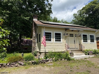 Great Cottage-Style home on large, beautiful, property. Perfect - photo 4