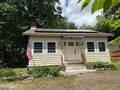 Great Cottage-Style home on large, beautiful, property. Perfect - photo 5