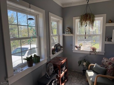 Great Cottage-Style home on large, beautiful, property. Perfect - photo 8