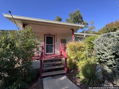 Lake Home For Sale in Canyon Lake, Texas