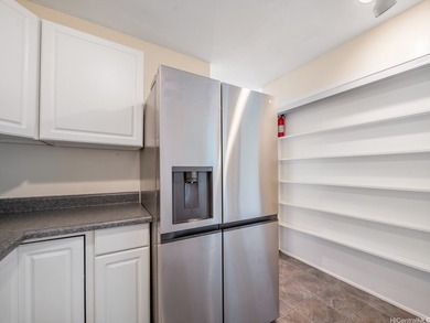 Welcome to easy island living in this clean, move-in ready - photo 12