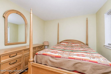 A first floor garden condo in Foxwood Square that comes with the - photo 13