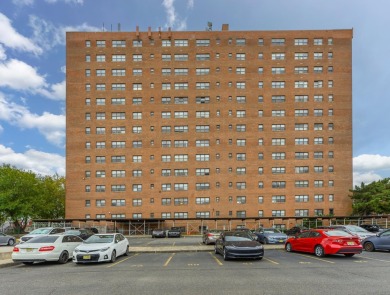 Enjoy easy living in this well-maintained 9th-floor condo at