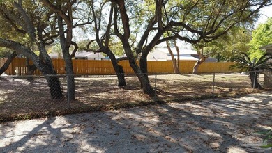 This is the property you've been waiting for, once in a life - photo 22
