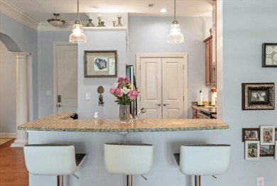 Beautiful condo in the heart of Daniel Island. High ceilings and