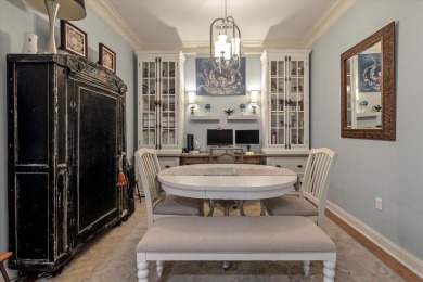 Beautiful condo in the heart of Daniel Island. High ceilings and