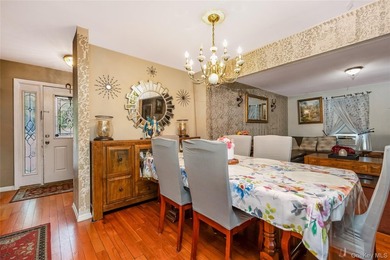 Welcome to this beautifully maintained 6-bedroom, 2-bath - photo 5