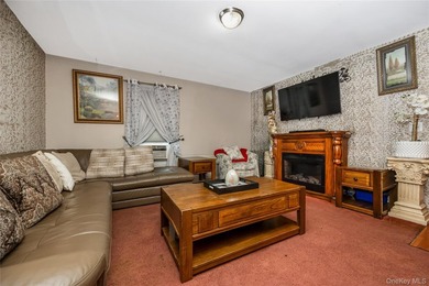 Welcome to this beautifully maintained 6-bedroom, 2-bath - photo 6