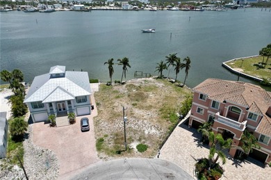 LOCATION***LOCATION***LOCATION Bayfront/canal lot with amazing - photo 2