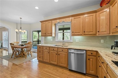 PRICE IMPROVEMENT - Welcome home to this beautifully maintained - photo 12