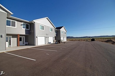 Income~producing 6~unit multifamily property with a balanced - photo 20