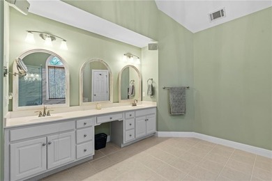 PRICE IMPROVEMENT - Welcome home to this beautifully maintained - photo 23
