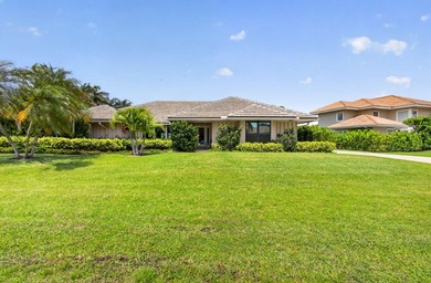 Nestled on the preserve in Marlwood Estates, this rarely - photo 3