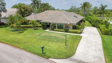 Nestled on the preserve in Marlwood Estates, this rarely - photo 4