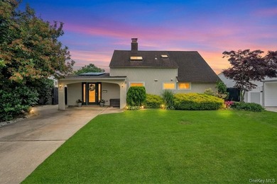 Welcome to this charming and spacious 4-bedroom, 2-bathroom - photo 1