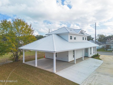 Welcome to your dream home! This 2-story cottage boasts 3 - photo 2