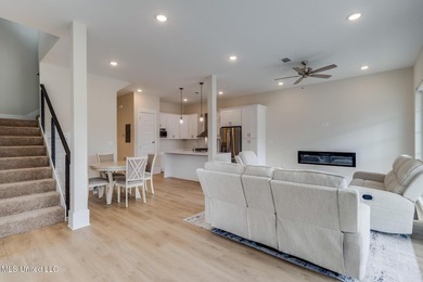 Welcome to your dream home! This 2-story cottage boasts 3 - photo 4