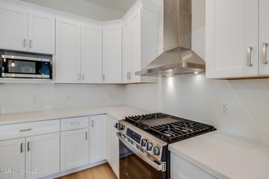 Welcome to your dream home! This 2-story cottage boasts 3 - photo 7