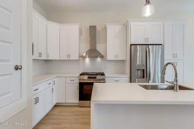 Welcome to your dream home! This 2-story cottage boasts 3 - photo 8