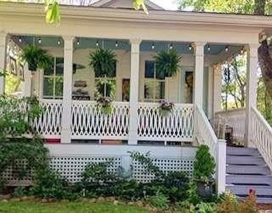 ESCAPE TO YOUR NORTH GEORGIA PARADISE! Calling all horse lovers