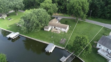 NON-BUILDABLE EASEMENT - Rare opportunity to own a channelfront - photo 2