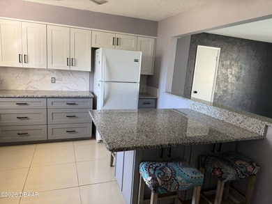 Welcome to your private South Daytona oasis! This - photo 3