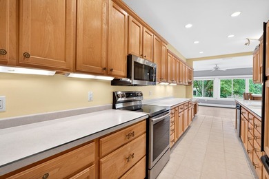 Beautiful luxury condominium home in East Madison's sought after - photo 10