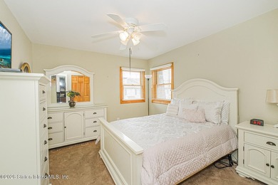 ***93 Mimosa Lane***Welcome to this absolutely stunning home - photo 13