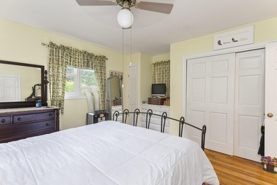 Nestled in Portland's Stroudwater neighborhood on a quiet - photo 15