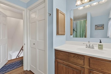 Nestled in Portland's Stroudwater neighborhood on a quiet - photo 25