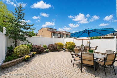 ***93 Mimosa Lane***Welcome to this absolutely stunning home - photo 31