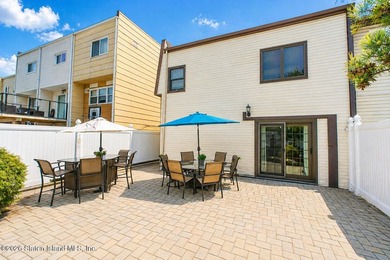 ***93 Mimosa Lane***Welcome to this absolutely stunning home - photo 33