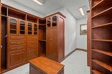 Meticulously maintained by the original owners, this exceptional - photo 34