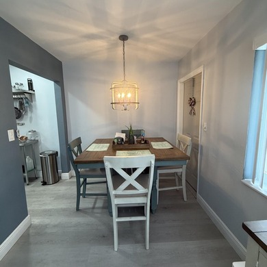 Come and see this beautiful remodeled 2 bedroom, 1 bath condo - photo 6