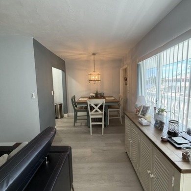 Come and see this beautiful remodeled 2 bedroom, 1 bath condo - photo 7