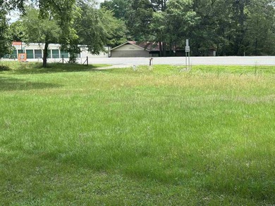 Cute little two bedroom mobile home sitting on .76 acres in - photo 2