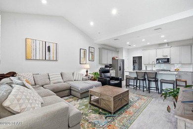SELLER IS HIGHLY MOTIVATED! Welcome to your slice of paradise at - photo 4
