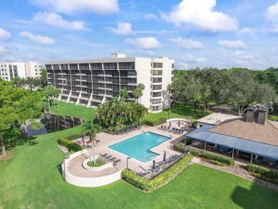 Lake Condo For Sale in Boca Raton, Florida