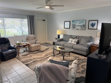 This is a wonderful 2 bedroom plus sunroom/den, 2 bath with - photo 3