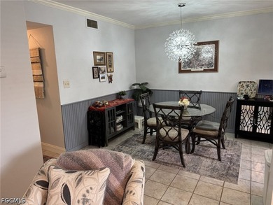 This is a wonderful 2 bedroom plus sunroom/den, 2 bath with - photo 4