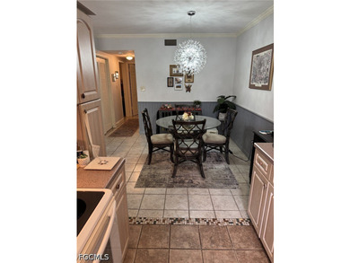 This is a wonderful 2 bedroom plus sunroom/den, 2 bath with - photo 9