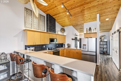 Don't miss this rare chance to own a remarkable penthouse - photo 9