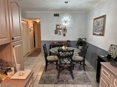 This is a wonderful 2 bedroom plus sunroom/den, 2 bath with - photo 10