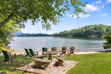 Lake Chatuge Home For Sale in Hayesville North Carolina