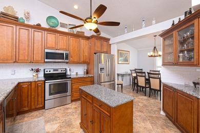 Tropical 4/2/2 pool home in desirable Southbend Lakes! This - photo 6