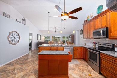 Tropical 4/2/2 pool home in desirable Southbend Lakes! This - photo 7