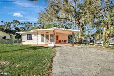 Seller very MOTIVATED! ALL OFFERS CONSIDERED!! This Charming - photo 1